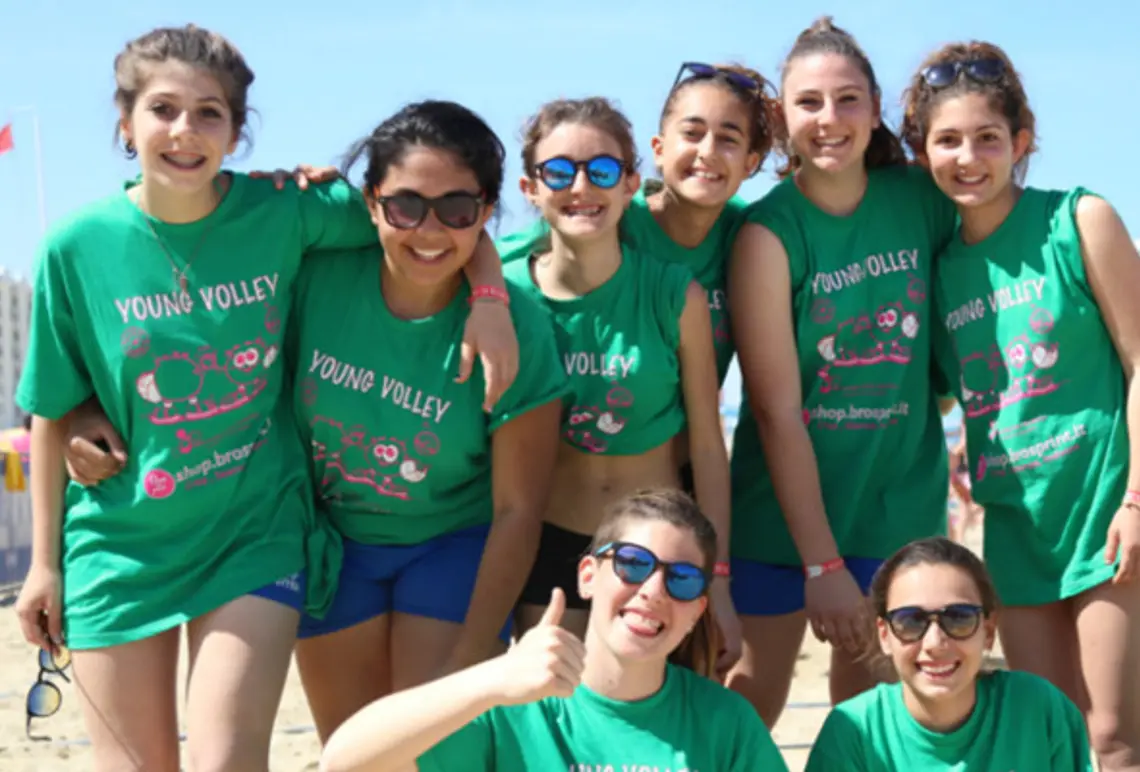 YOUNG VOLLEY ON THE BEACH 2016 YOUNG VOLLEY ON THE BEACH 2016