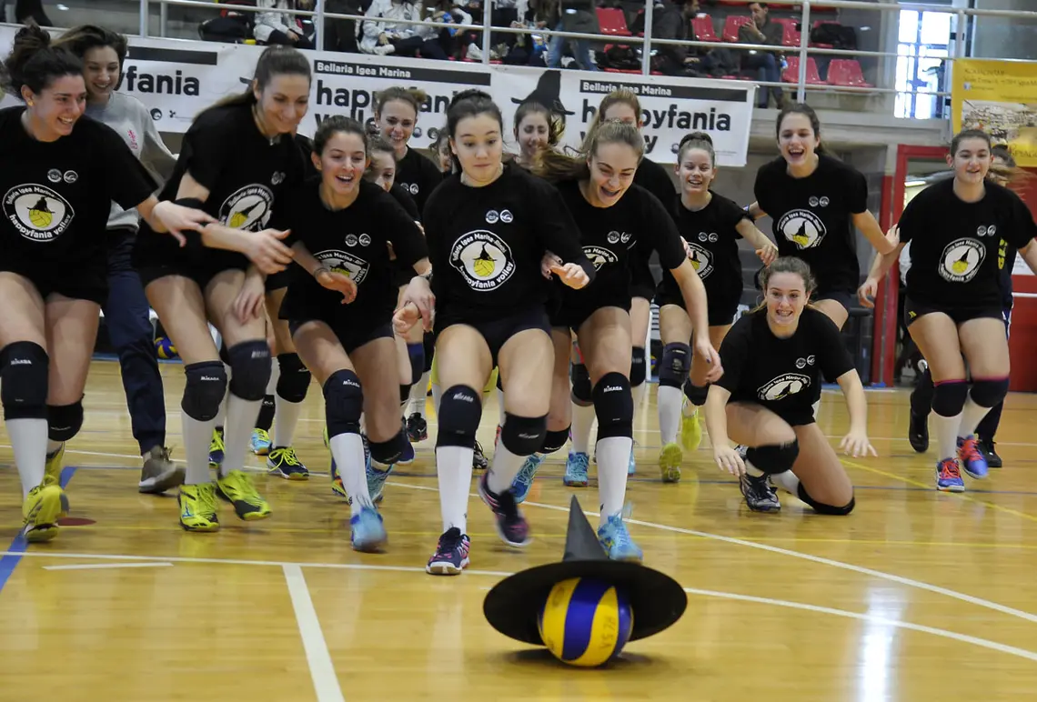 HAPPYFANIA VOLLEY GRANDE PARTECIPAZIONE HAPPYFANIA VOLLEY GRANDE PARTECIPAZIONE