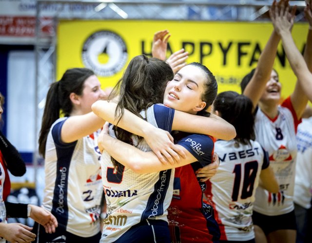 7° HAPPYFANIA VOLLEY 7° HAPPYFANIA VOLLEY