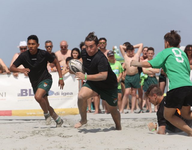 BEACH RUGBY