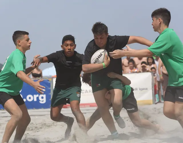 BEACH RUGBY