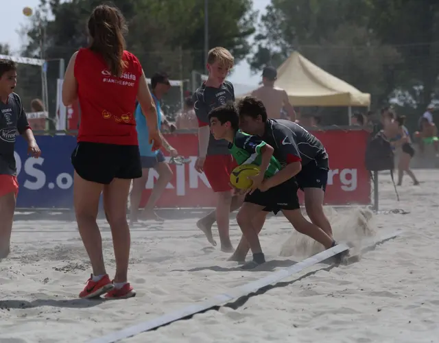 BEACH RUGBY