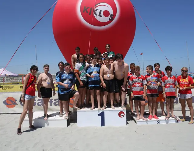 BEACH RUGBY