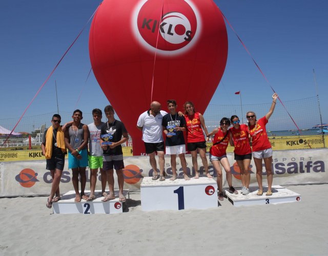 BEACH RUGBY