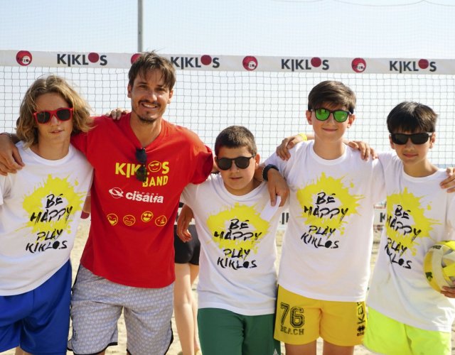 BEACH VOLLEY