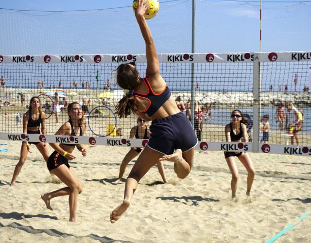 BEACH VOLLEY