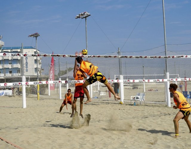 BEACH VOLLEY