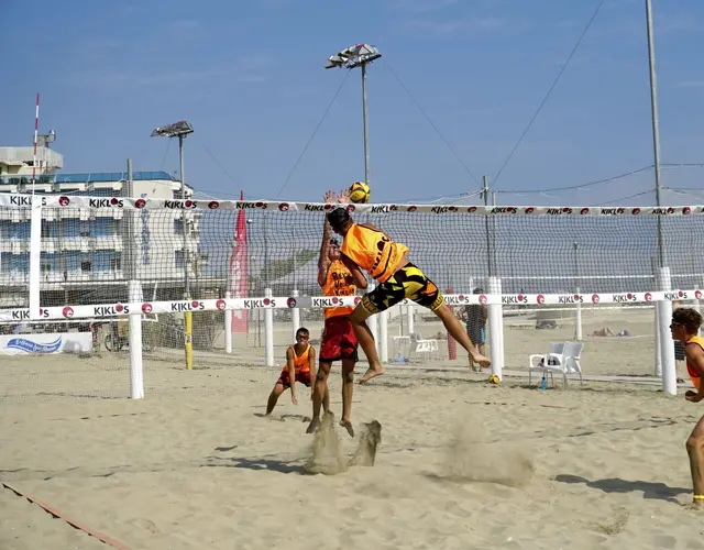 BEACH VOLLEY