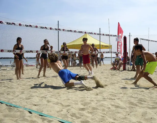 BEACH VOLLEY