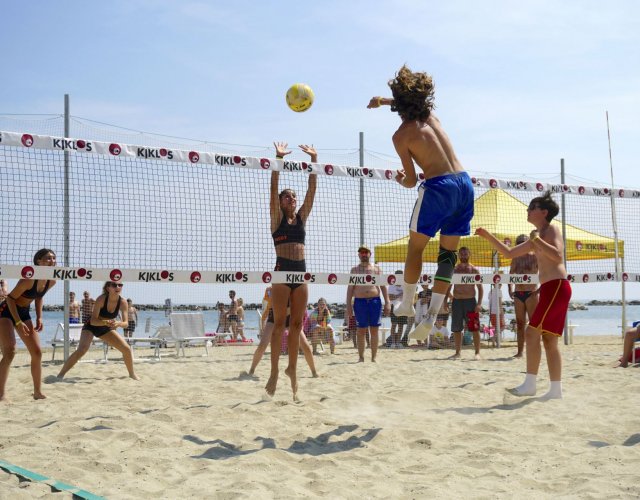 BEACH VOLLEY