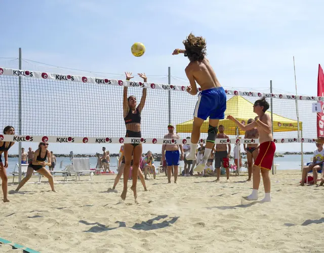 BEACH VOLLEY