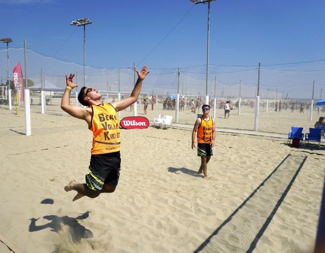 BEACH VOLLEY