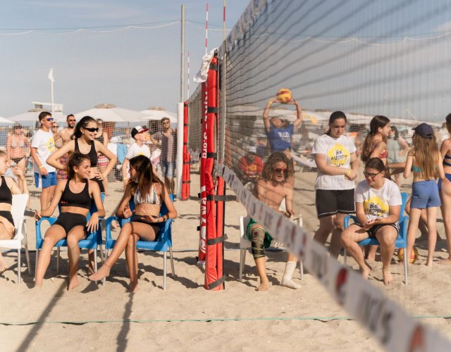 BEACH VOLLEY