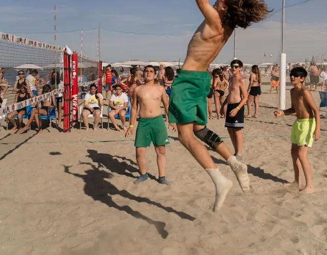 BEACH VOLLEY