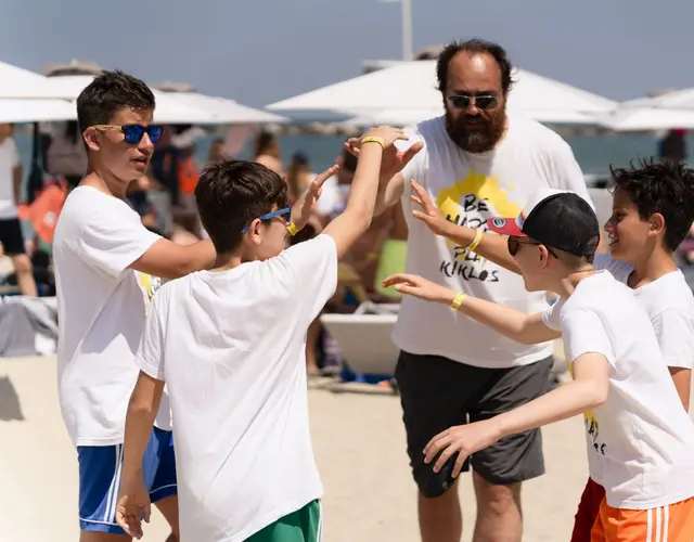 BEACH VOLLEY