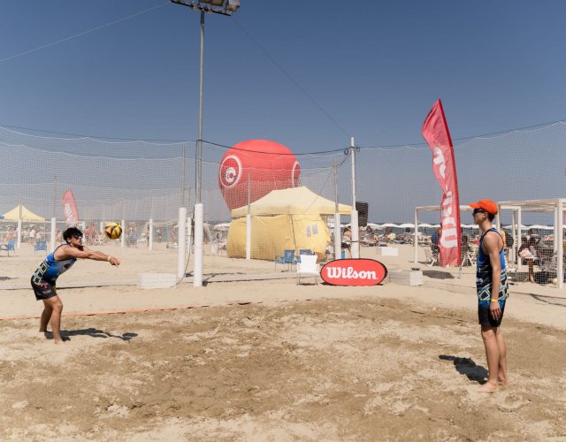 BEACH VOLLEY