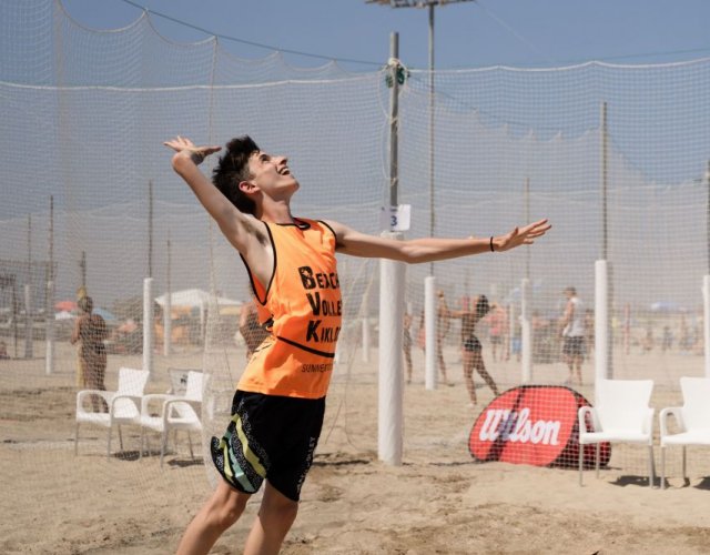 BEACH VOLLEY