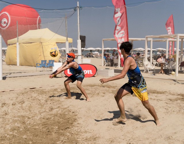 BEACH VOLLEY