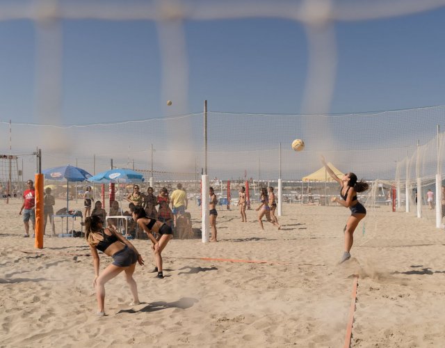 BEACH VOLLEY