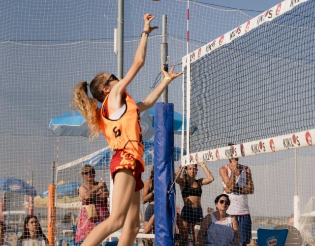 BEACH VOLLEY
