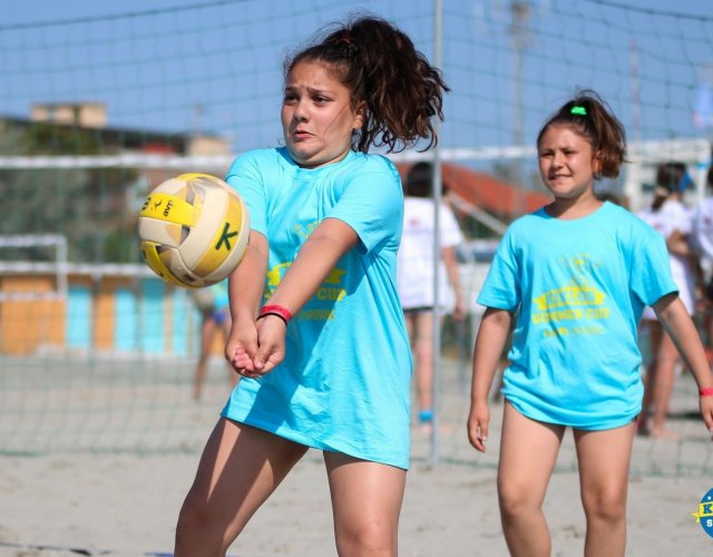 BEACH VOLLEY