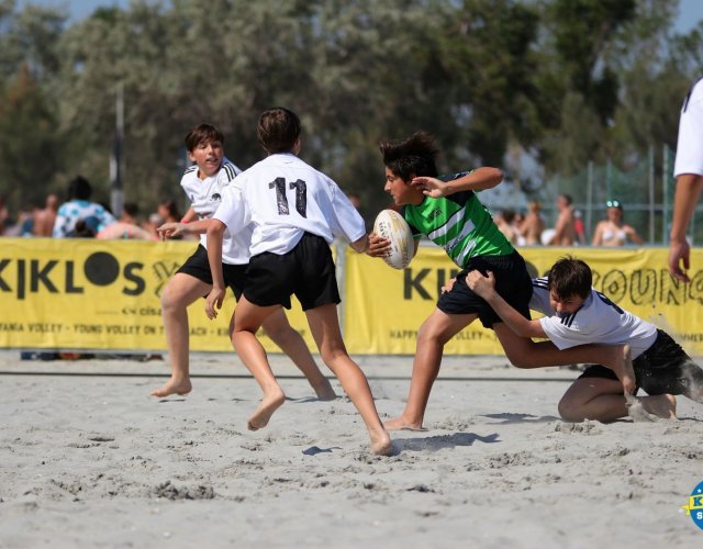 BEACH VOLLEY