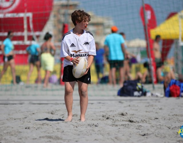 BEACH VOLLEY
