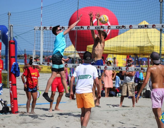 BEACH VOLLEY
