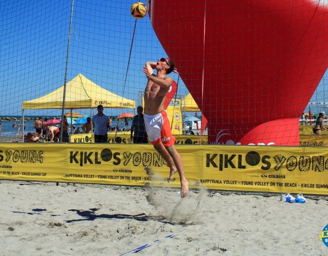 BEACH VOLLEY