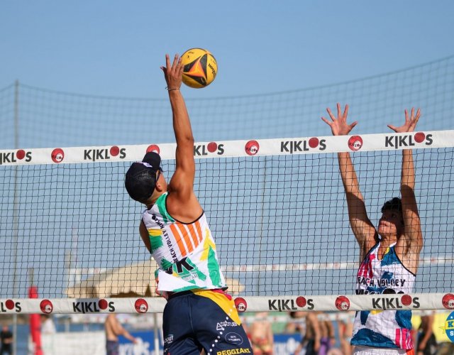 BEACH VOLLEY