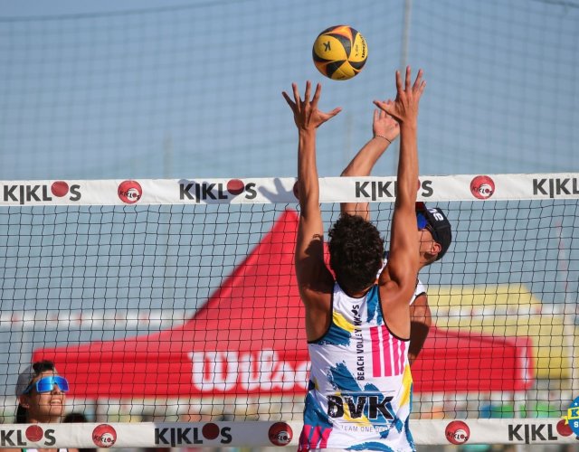 BEACH VOLLEY