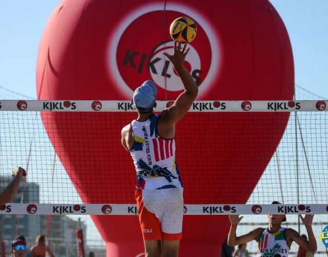 BEACH VOLLEY