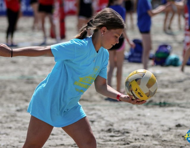 BEACH VOLLEY