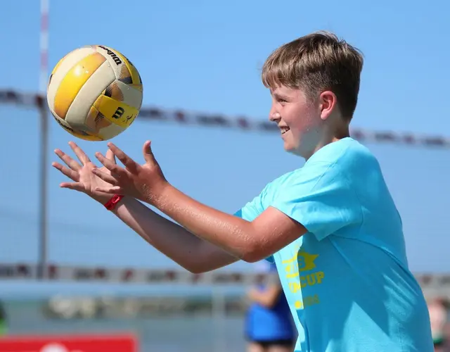 BEACH VOLLEY