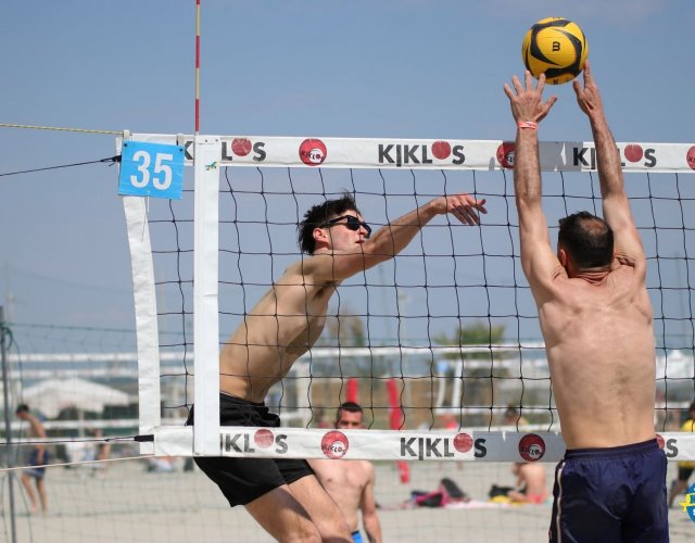 BEACH VOLLEY