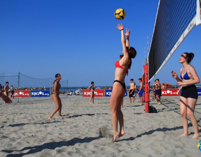 BEACH VOLLEY