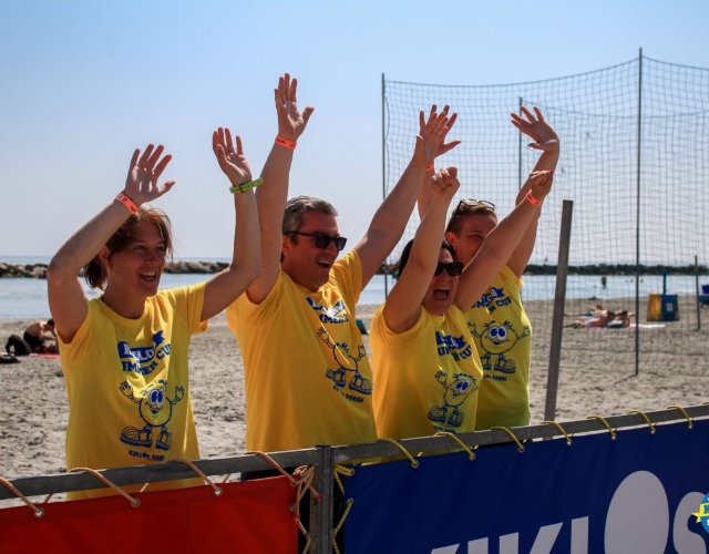 BEACH VOLLEY