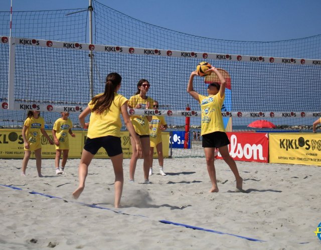 BEACH VOLLEY