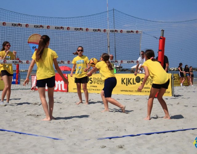BEACH VOLLEY