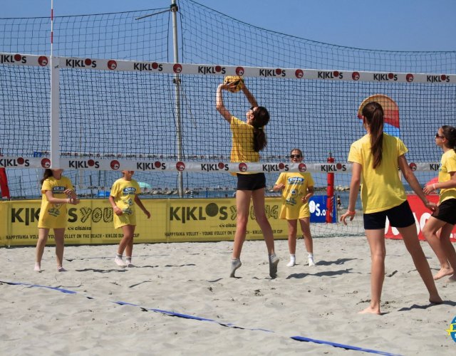 BEACH VOLLEY