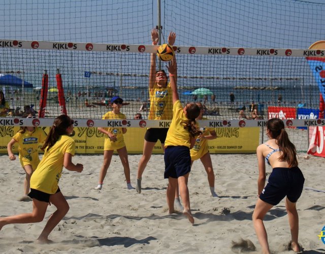 BEACH VOLLEY