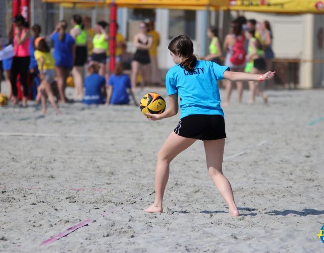 BEACH VOLLEY