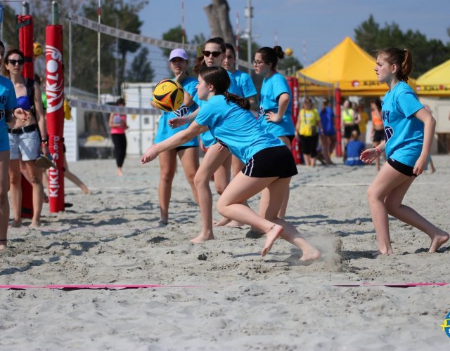 BEACH VOLLEY