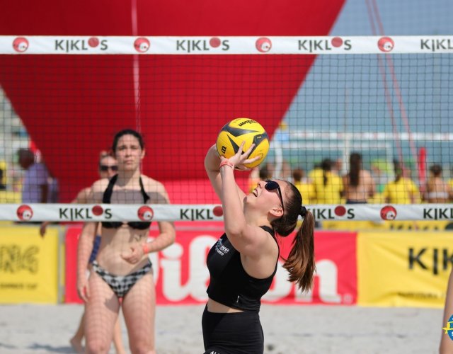 BEACH VOLLEY