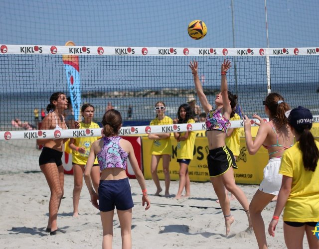BEACH VOLLEY