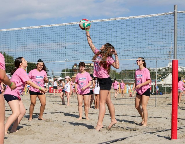 BEACH VOLLEY