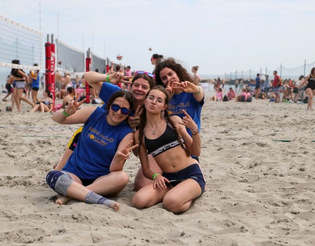BEACH VOLLEY