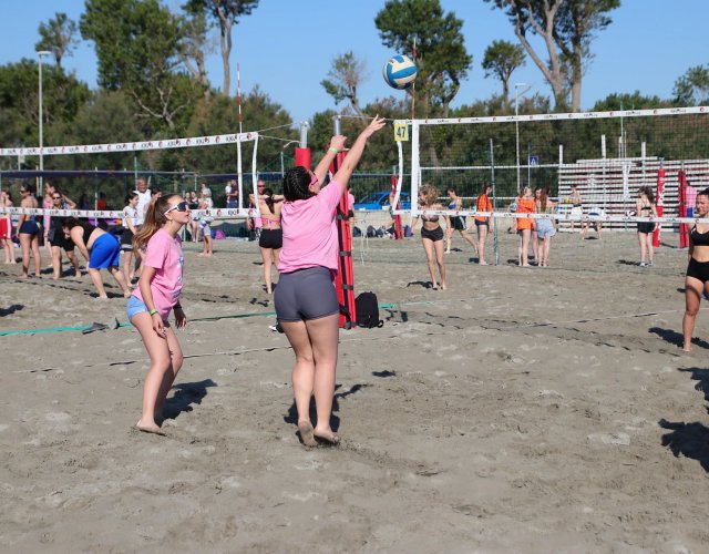 BEACH VOLLEY