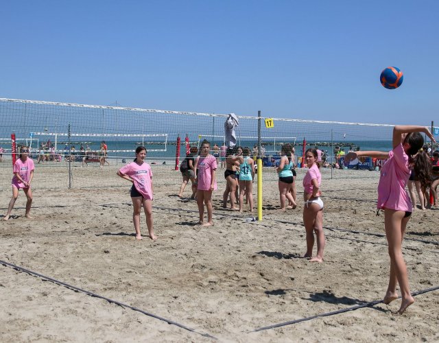 BEACH VOLLEY