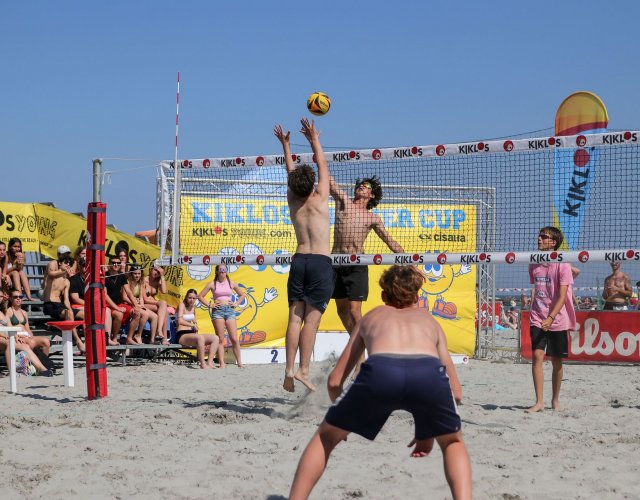 BEACH VOLLEY